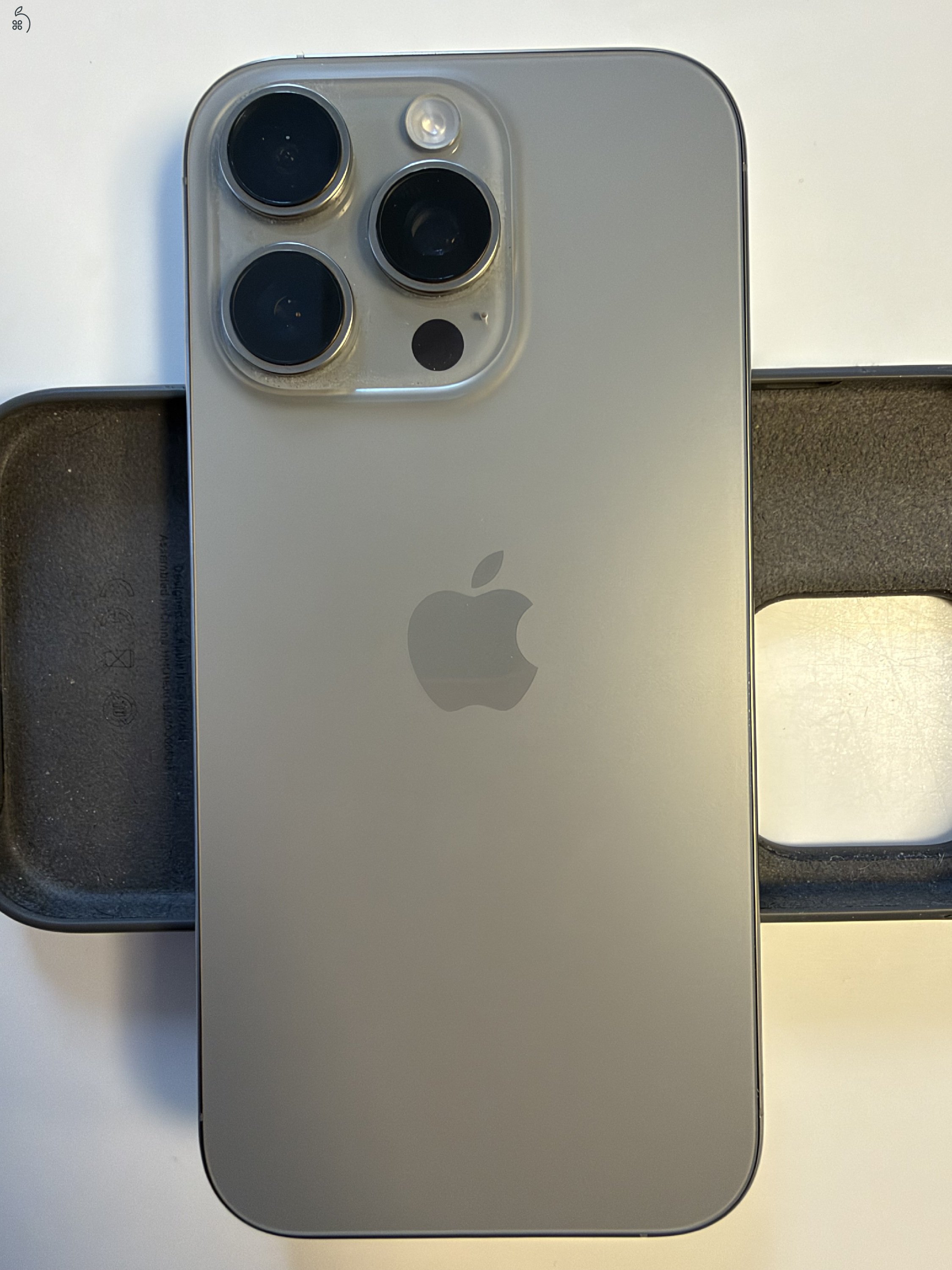 Eladó iPhone 16 Pro 256 GB Natúr Titán
