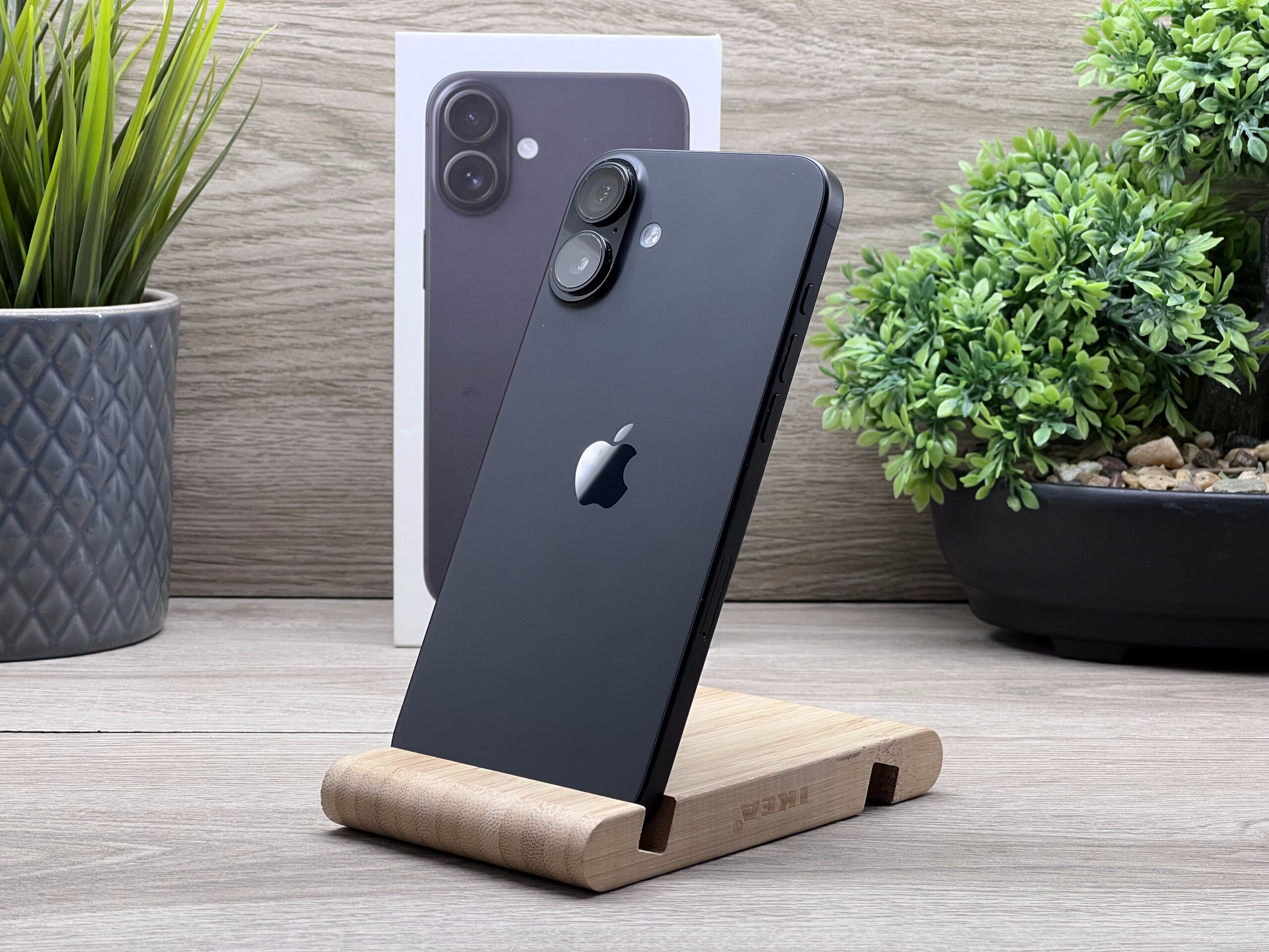Hibátlan iPhone 16 Plus Black 128GB 2 ÉV Garanciával Számlával