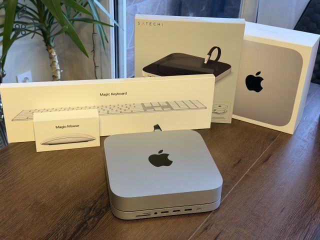Mac mini (M1, 2020) 2TB 16gb ram + magic mouse, magic keyboard, satechi hub