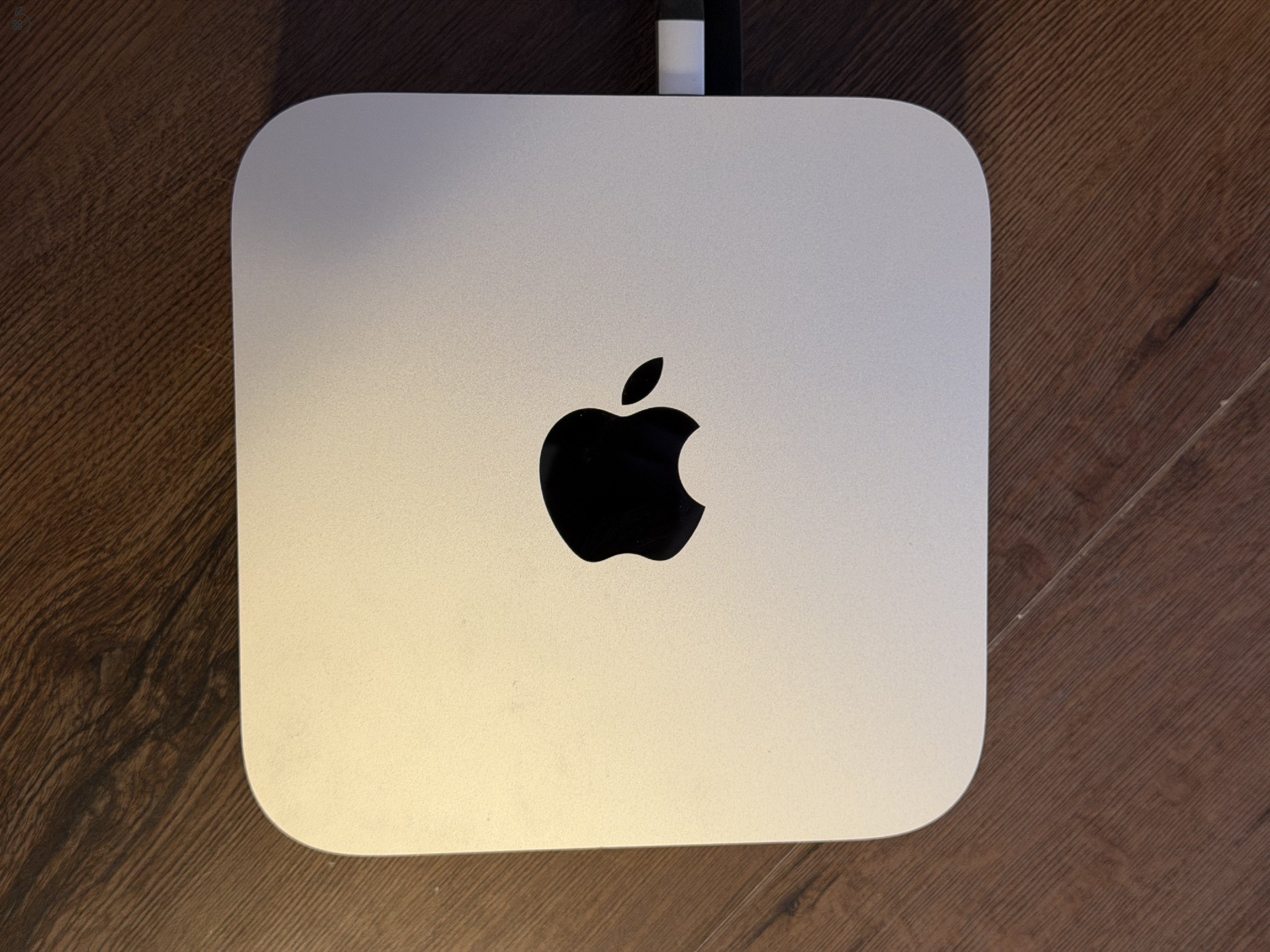 Mac mini (M1, 2020) 2TB 16gb ram + magic mouse, magic keyboard, satechi hub