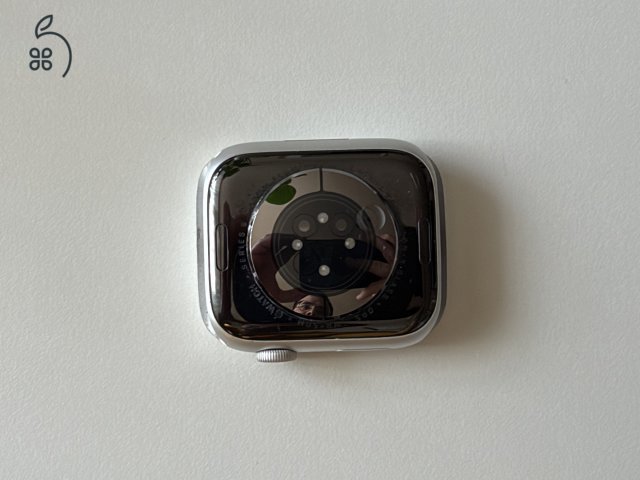 Eladó Apple Watch S9 45 mm GPS – szép állapotban