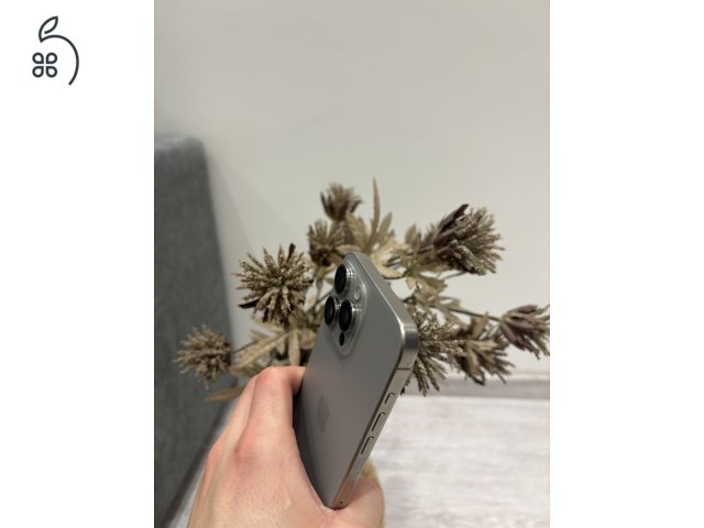 Eladó iPhone 15 Pro Max 256 GB natúr titán színben
