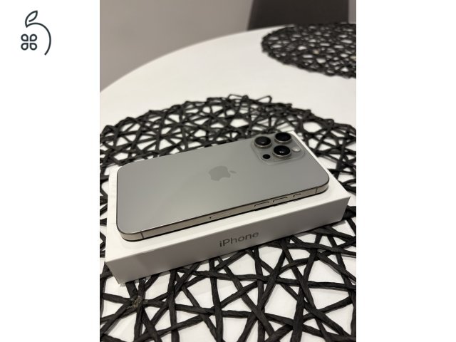 Eladó iPhone 15 Pro Max 256 GB natúr titán színben
