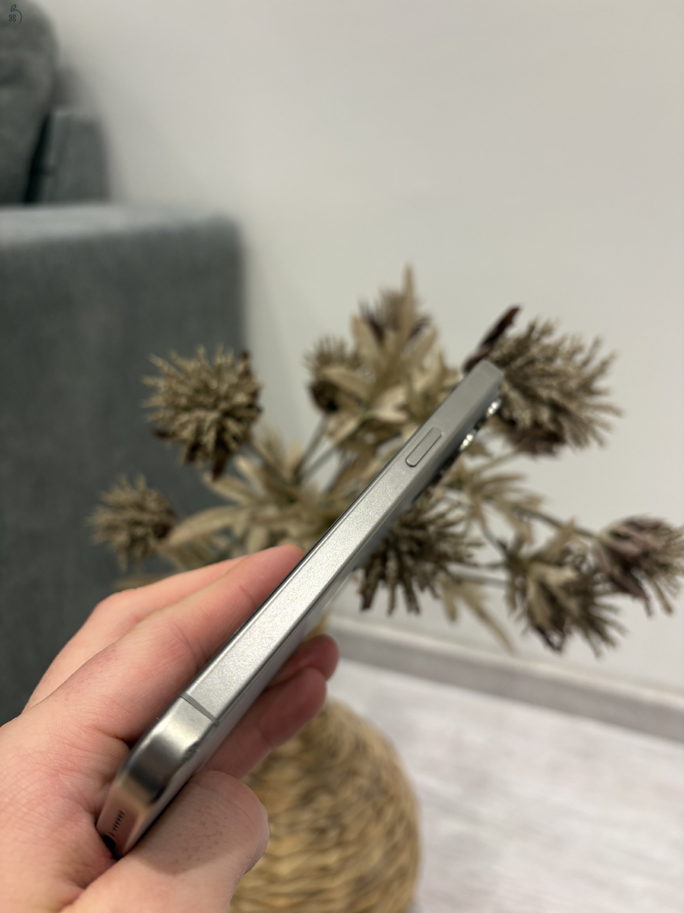 Eladó iPhone 15 Pro Max 256 GB natúr titán színben