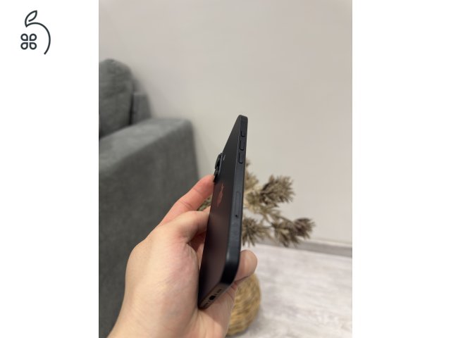 Eladó iPhone 16 128 GB fekete színben