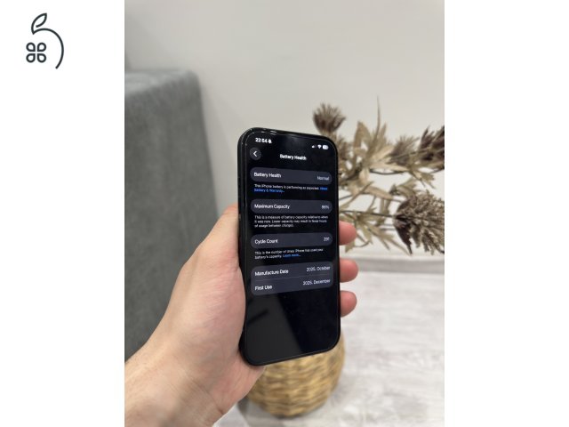 Eladó iPhone 16 128 GB fekete színben