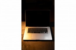 Apple MacBook Pro 16