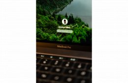 Apple MacBook Pro 16