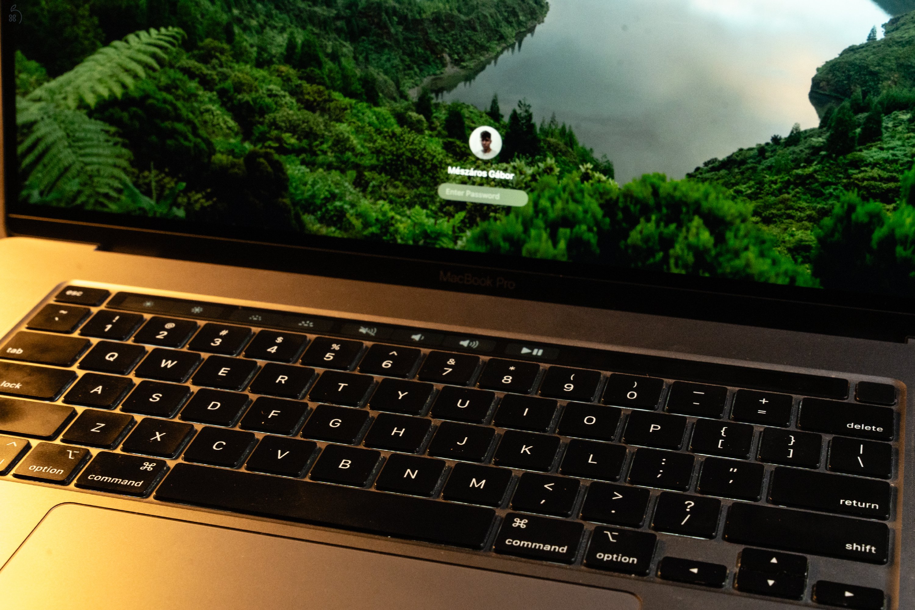 Apple MacBook Pro 16