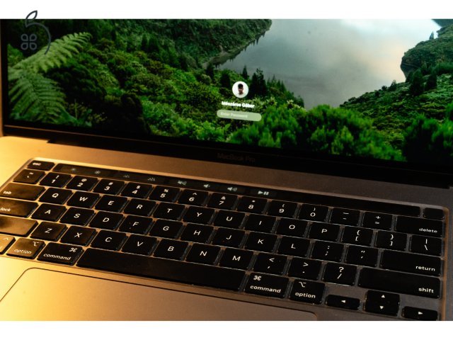 Apple MacBook Pro 16