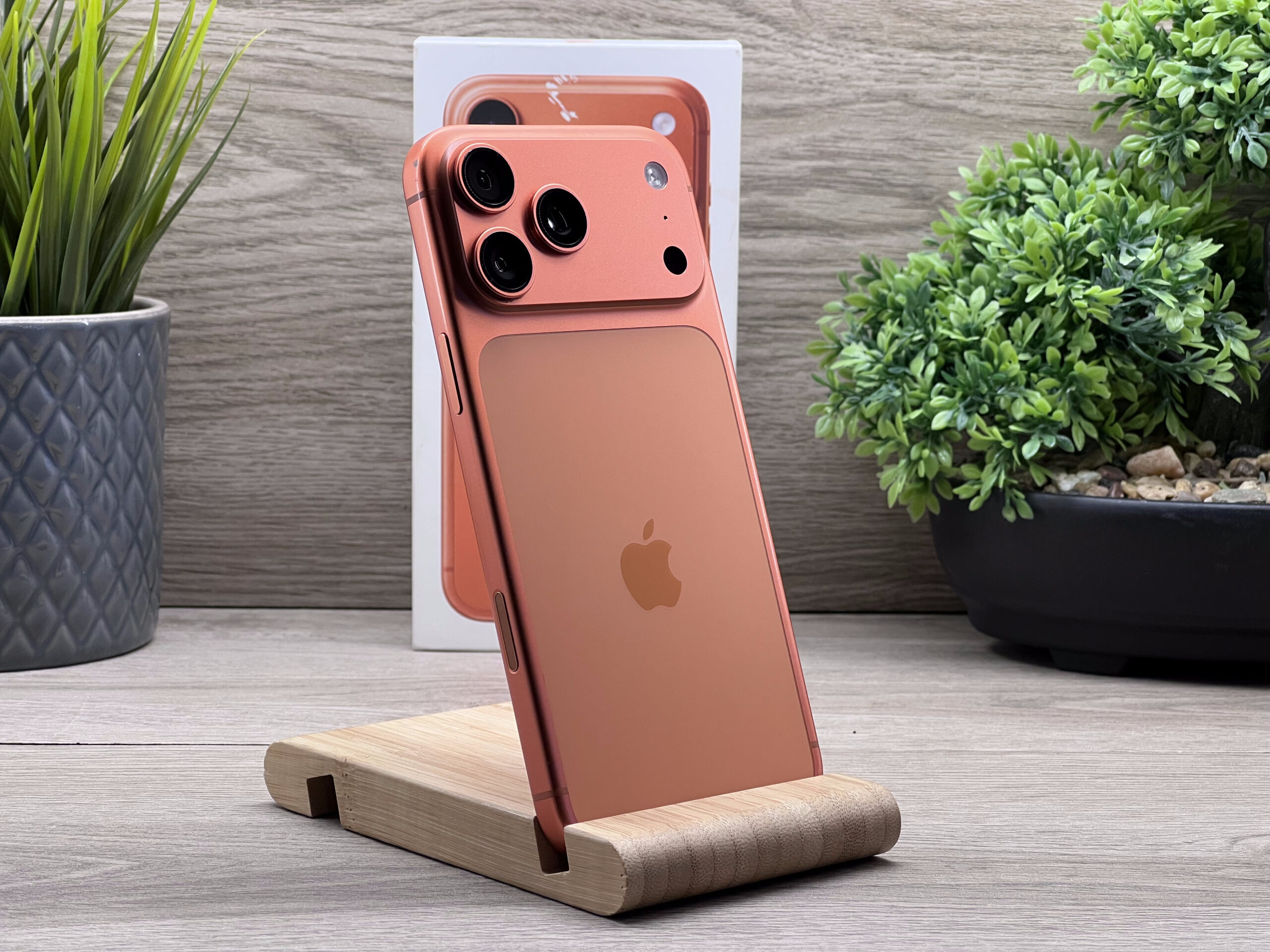 iPhone 17 Pro Max Cosmic Orange 256GB 2 ÉV Garanciával Számlával