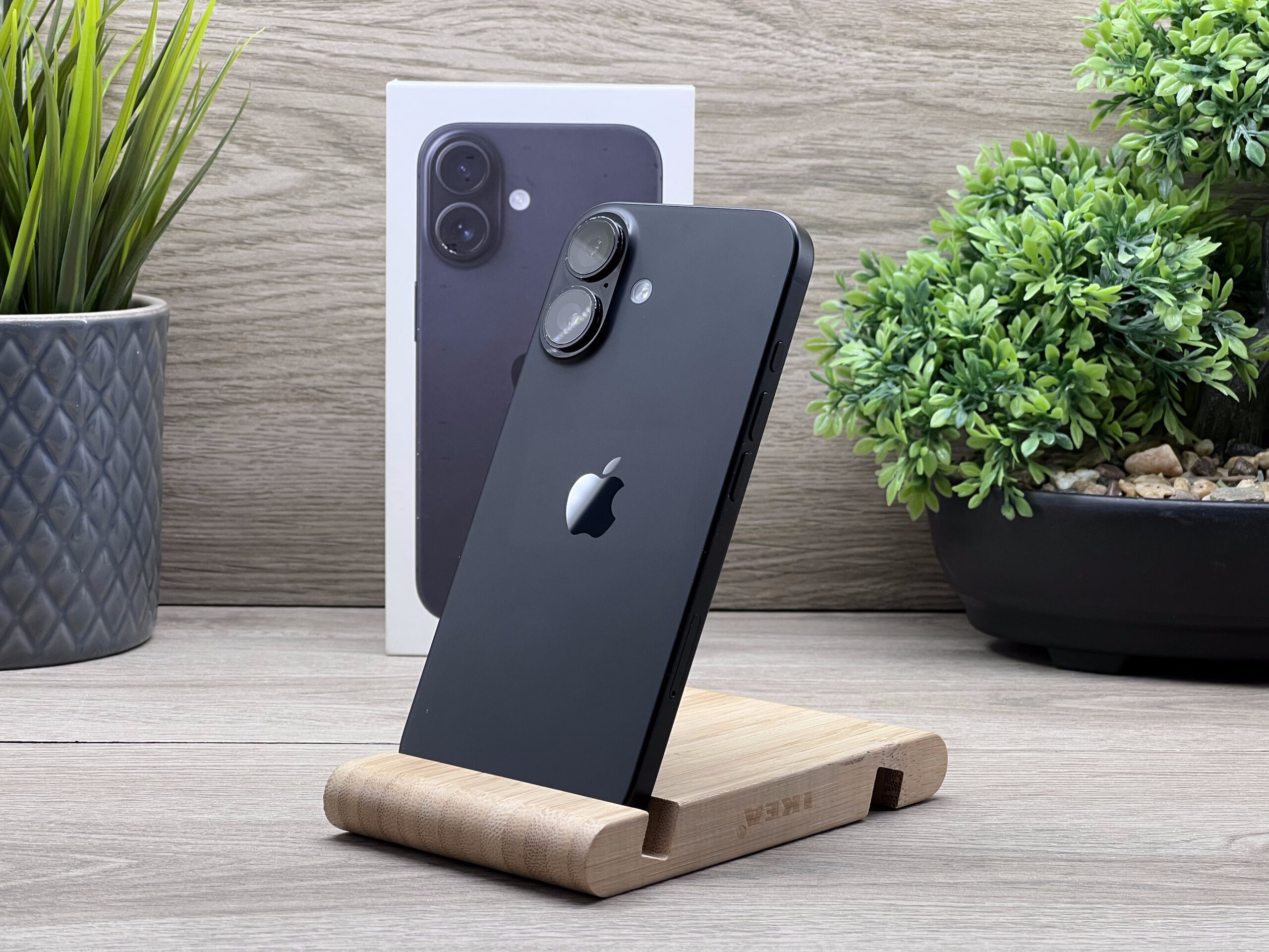 iPhone 16 Black 256GB 2 ÉV Garanciával Számlával