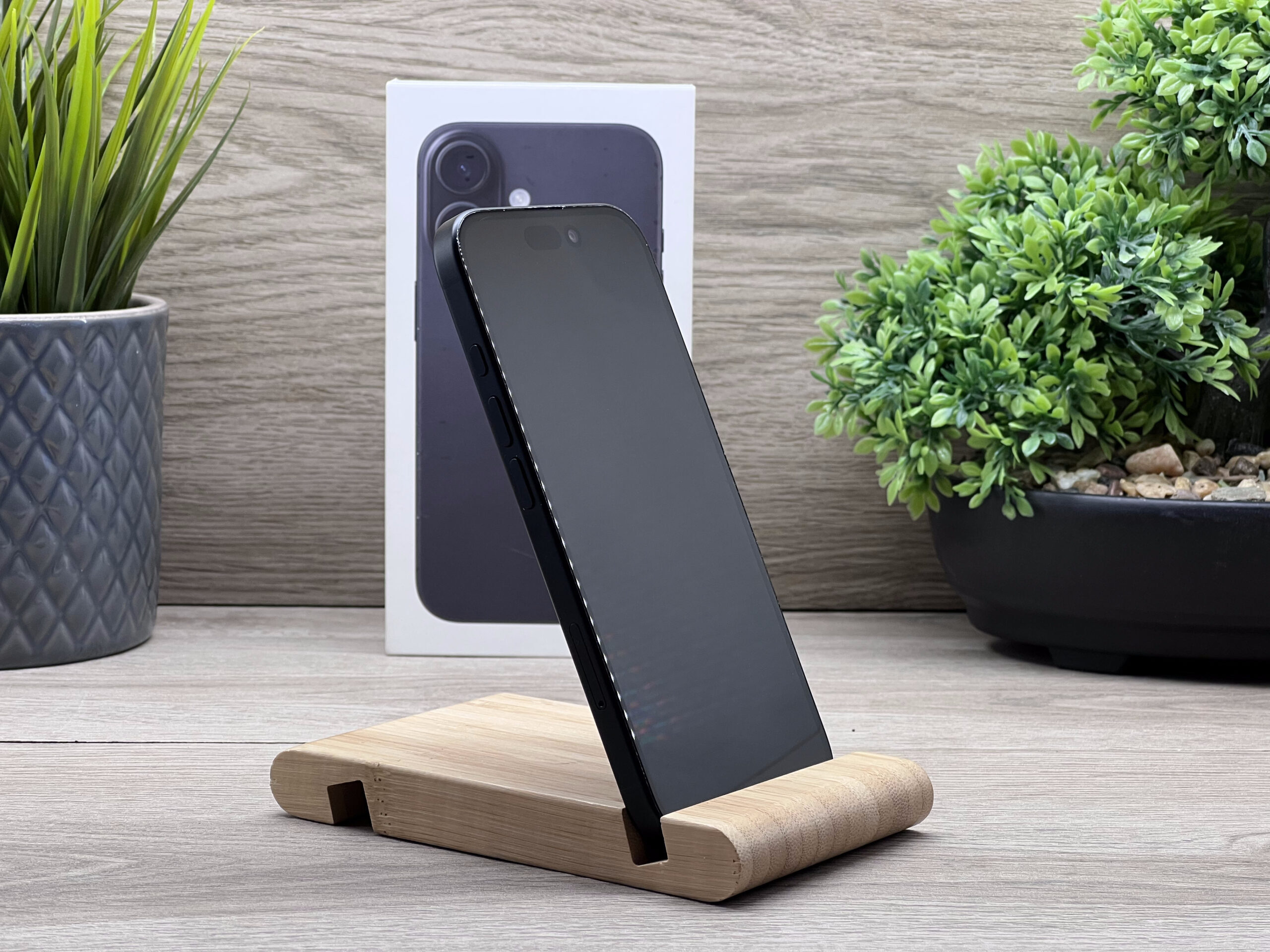 iPhone 16 Black 256GB 2 ÉV Garanciával Számlával