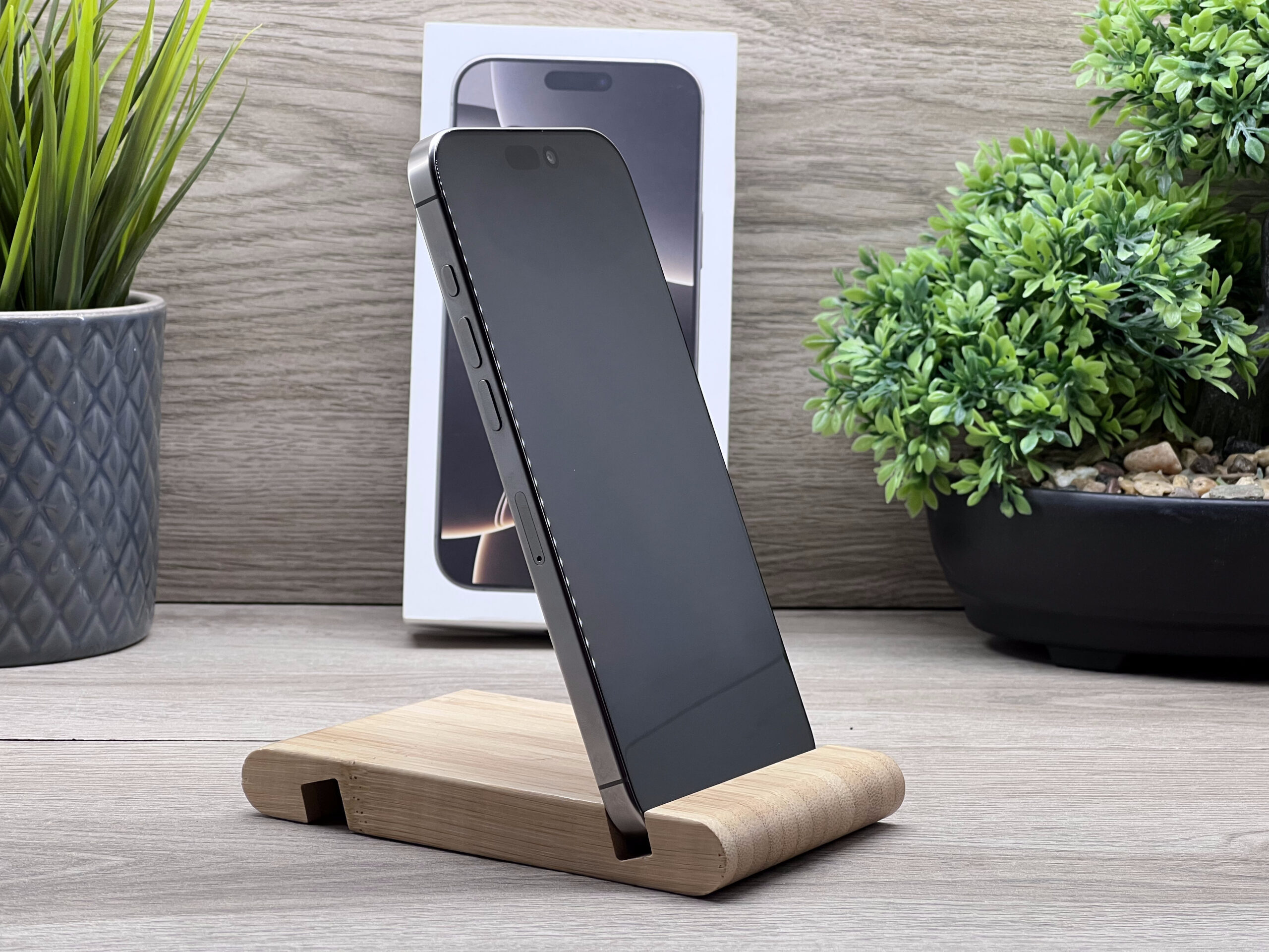 iPhone 16 Pro Max Natural Titanium 256GB 2 ÉV Garanciával Számlával