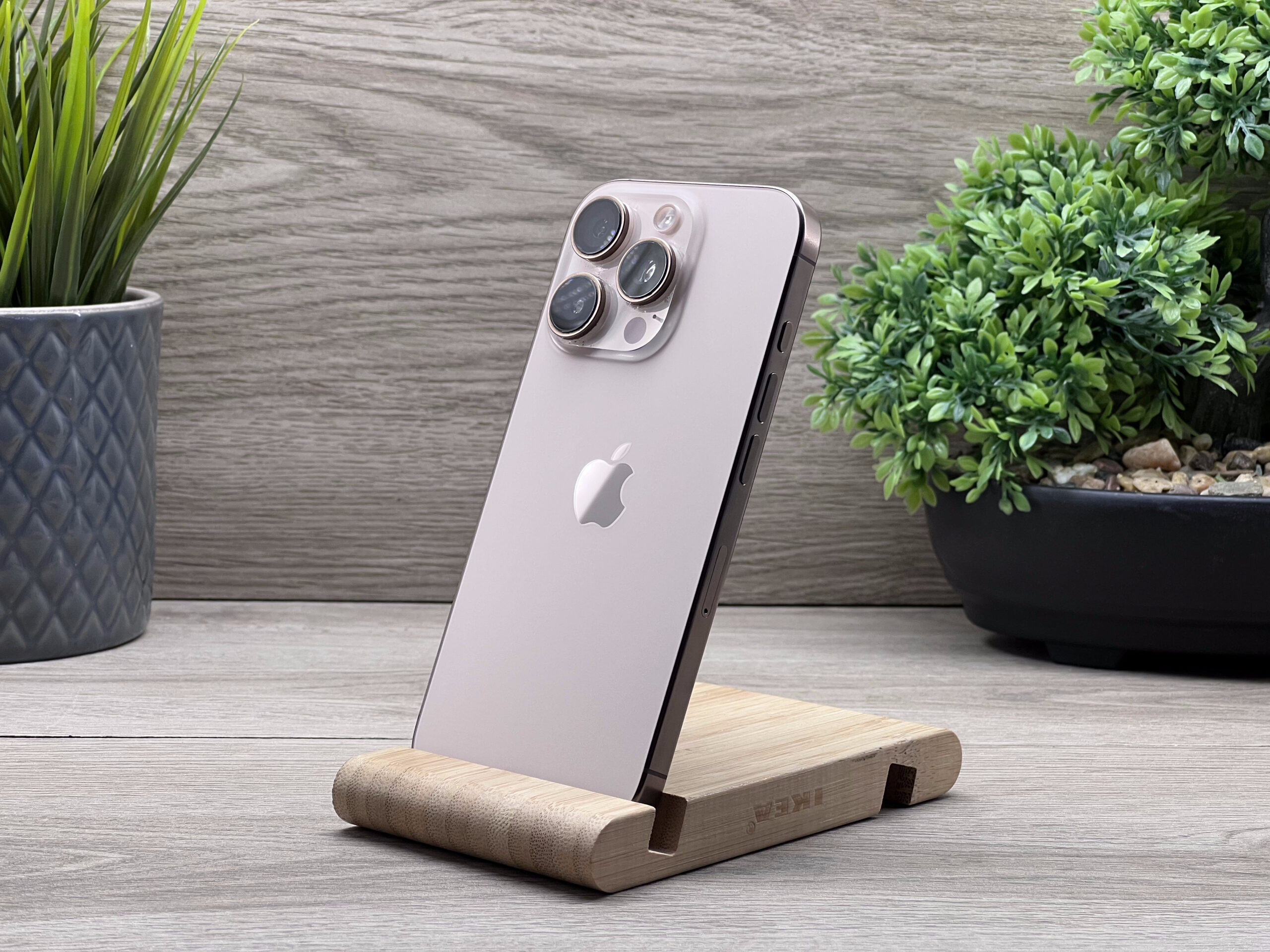 Hibátlan iPhone 16 Pro Desert Titanium 256GB 2 ÉV Garanciával Számlával