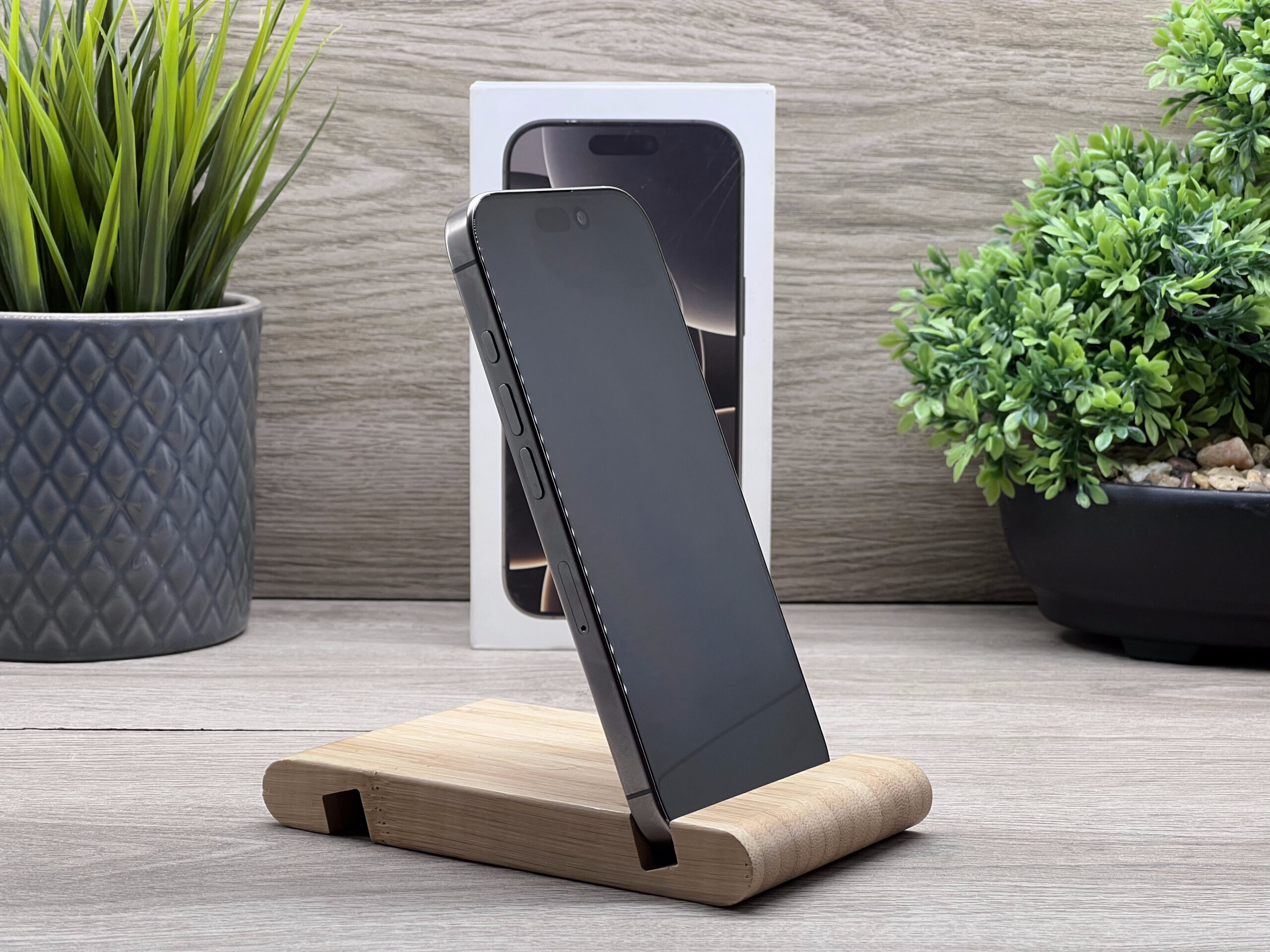 iPhone 16 Pro Natural Titanium 128GB 2 ÉV Garanciával Számlával