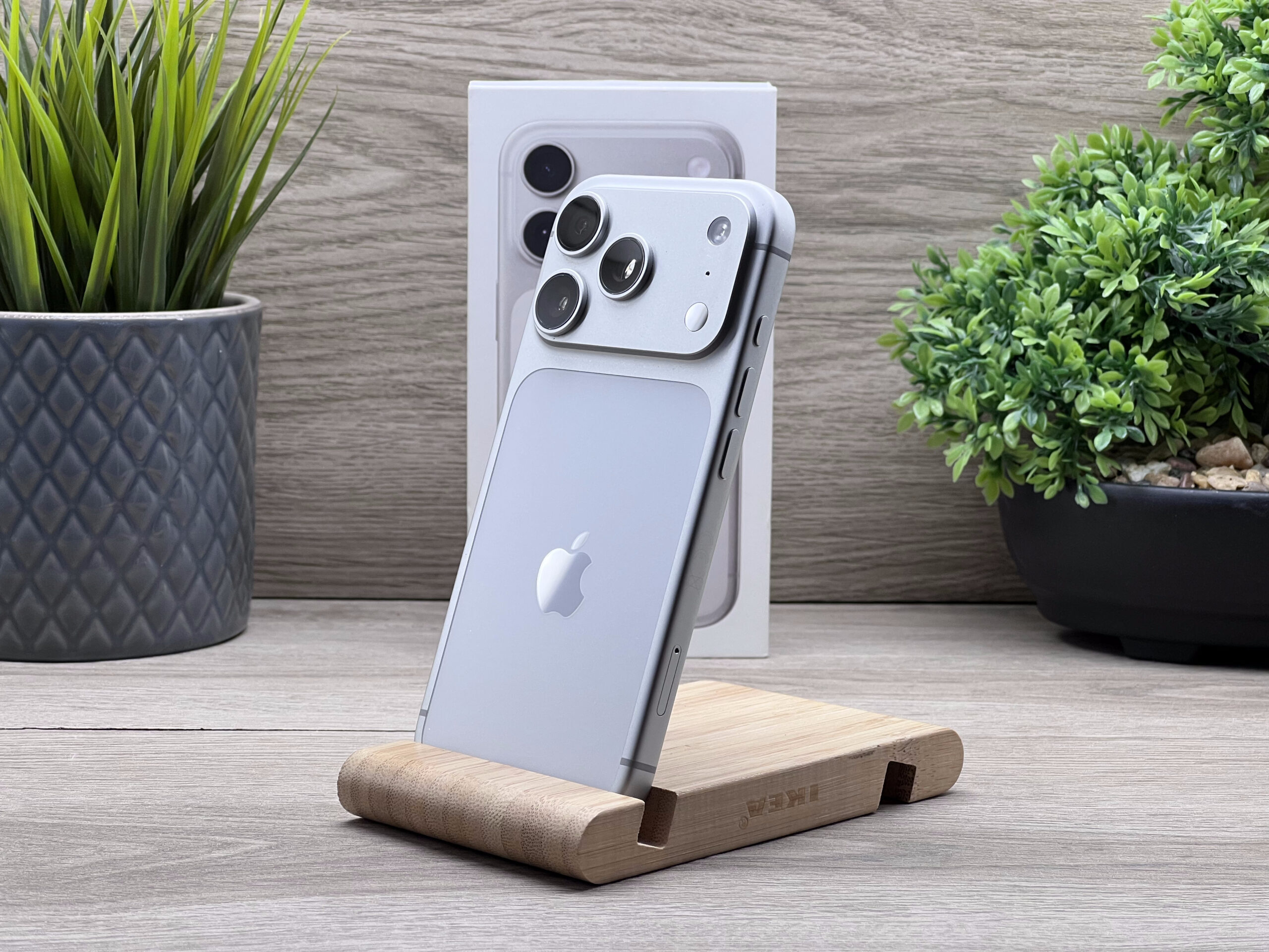 Hibátlan iPhone 17 Pro Silver 256GB 2 ÉV Garanciával Számlával
