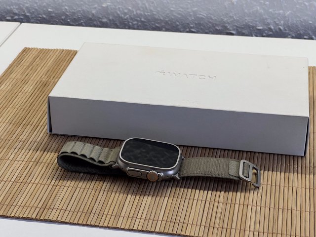 Hibátlan Apple Watch Ultra 2 Natural Titanium 49mm 2 ÉV Garanciával Számlával