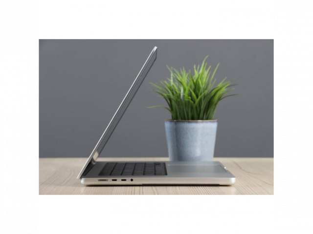 Újszerű MacBook Pro 16