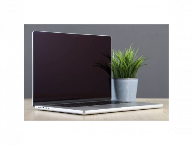 Újszerű MacBook Pro 16