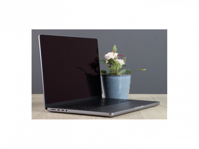 Használt MacBook Pro 14