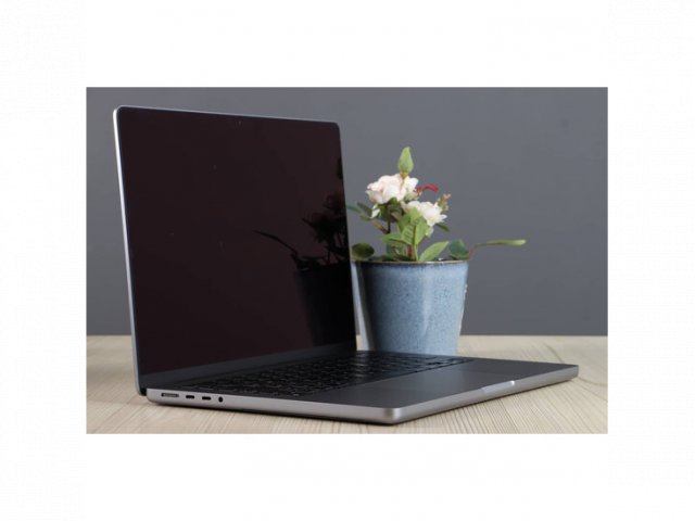 Használt MacBook Pro 14