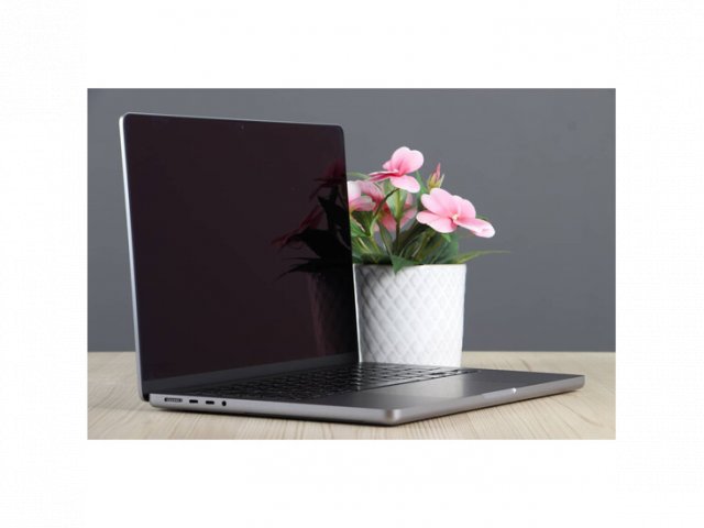 Újszerű MacBook Pro 14