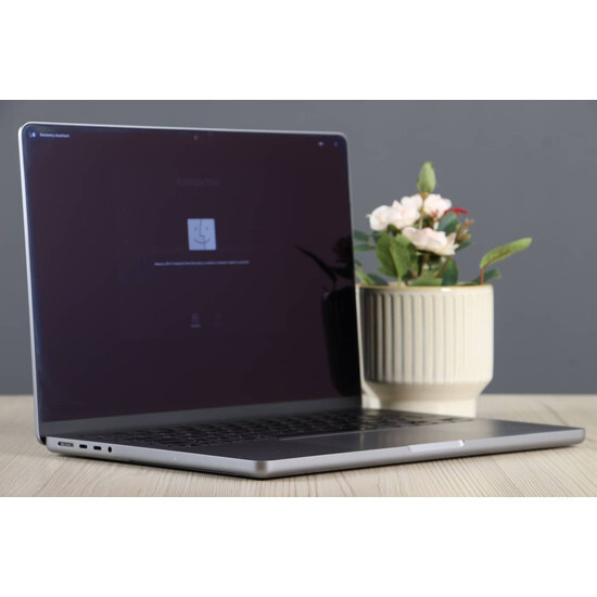 Újszerű MacBook Pro 14