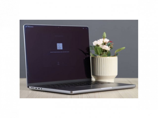 Újszerű MacBook Pro 14