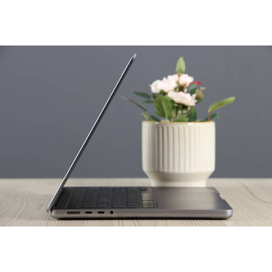 Újszerű MacBook Pro 14