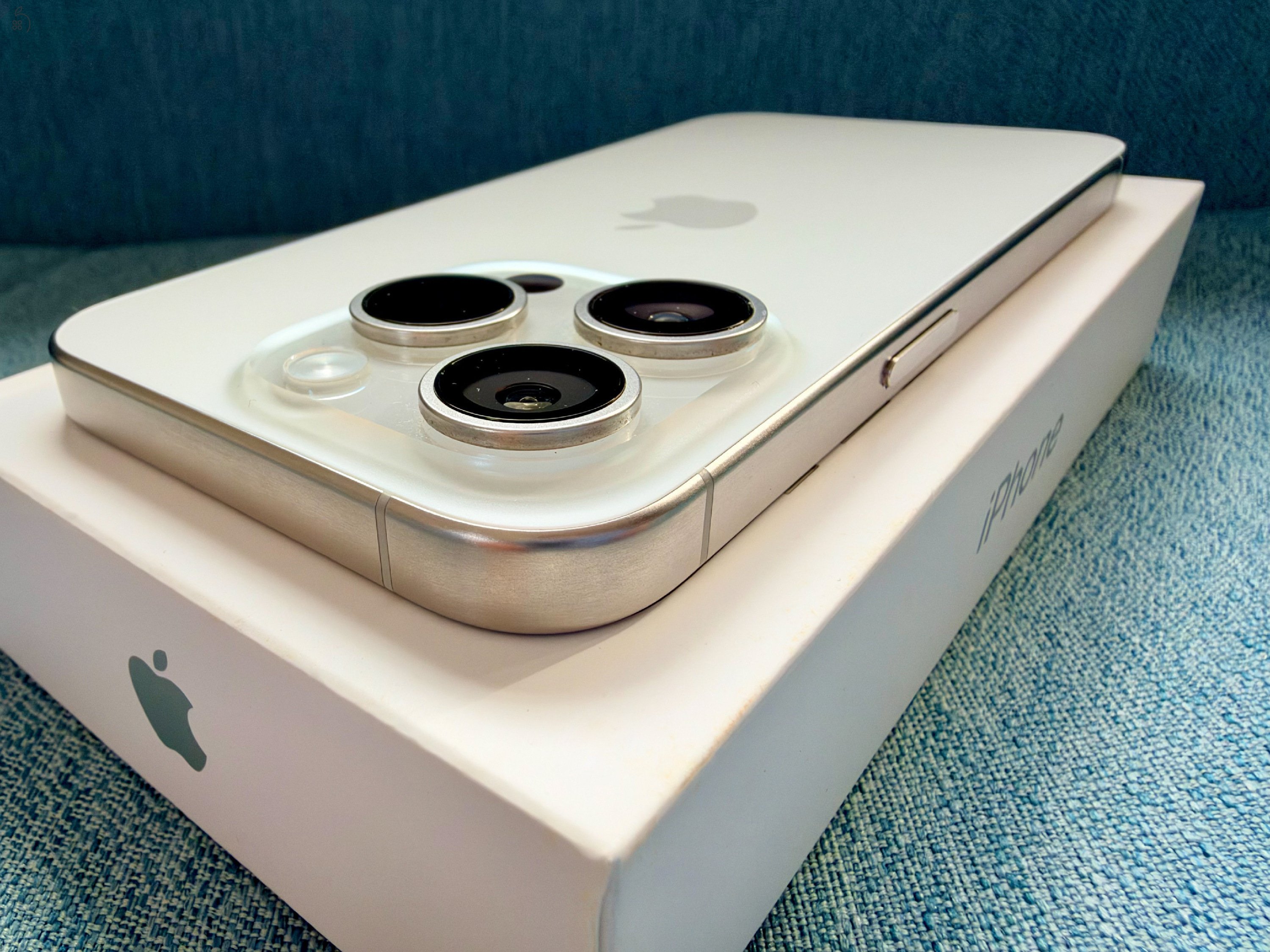 iPhone 15 Pro – 256 GB – fehér titán (white titanium)