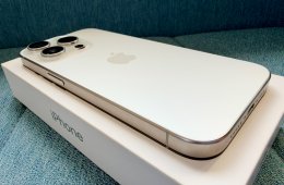 iPhone 15 Pro – 256 GB – fehér titán (white titanium)