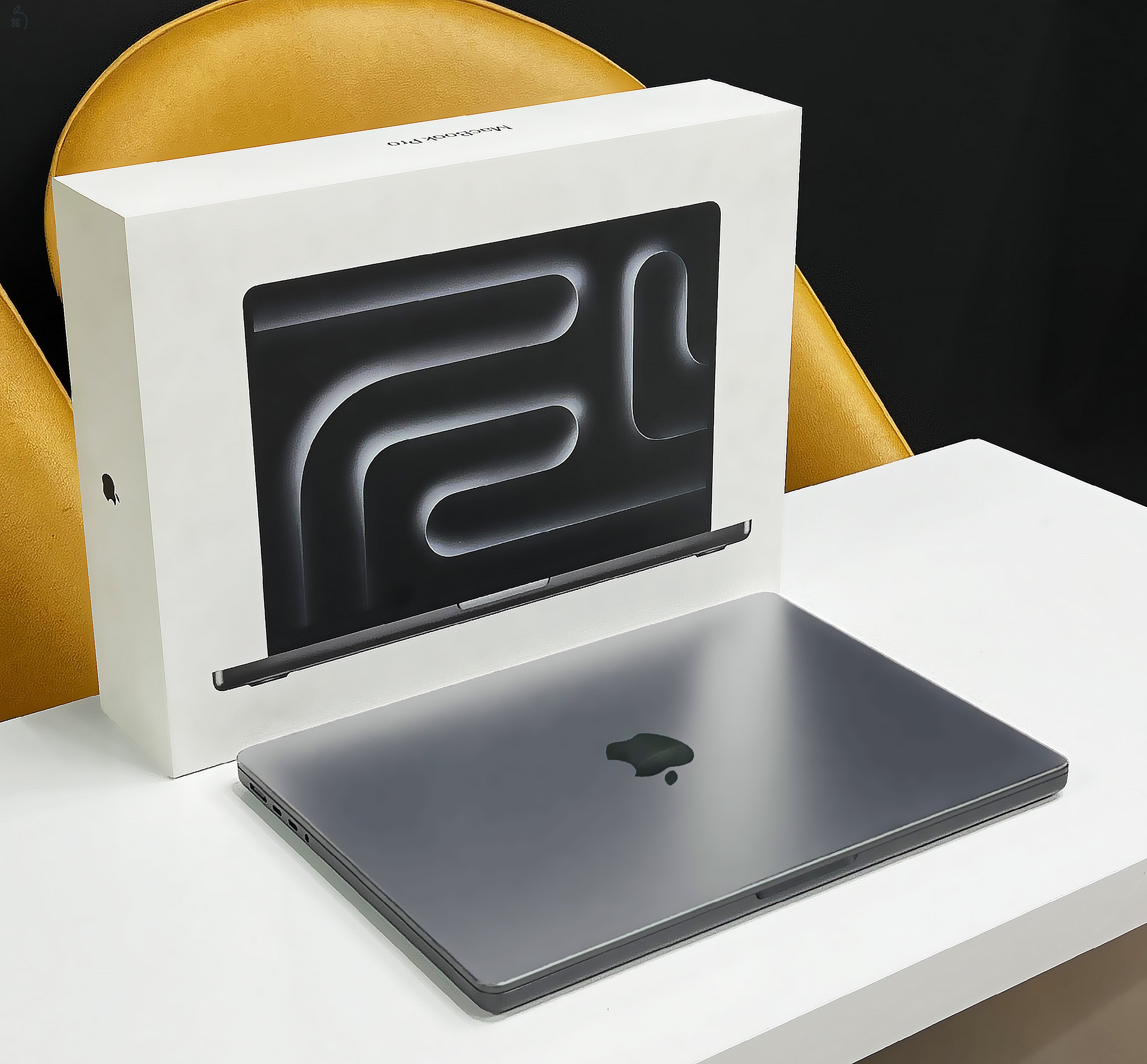 MacBook Pro 14