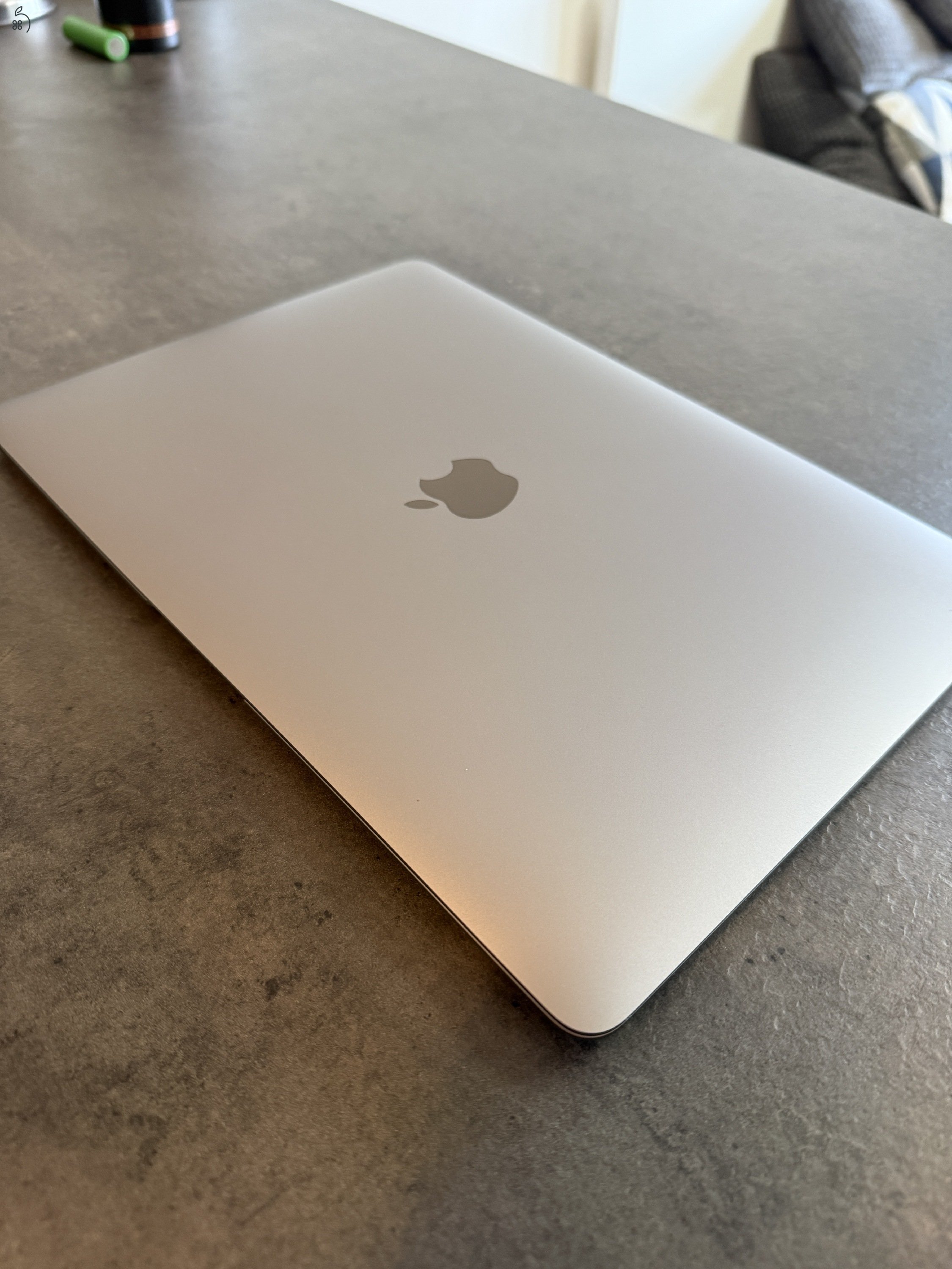 Apple Macbook Air M1