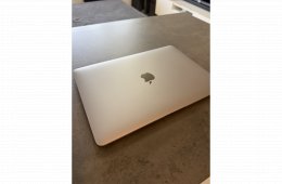 Apple Macbook Air M1