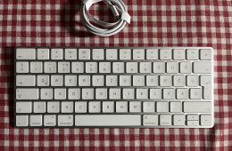 APPLE Magic Keyboard Magyar kiosztással eladó. 