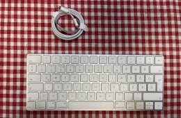 APPLE Magic Keyboard Magyar kiosztással eladó. 