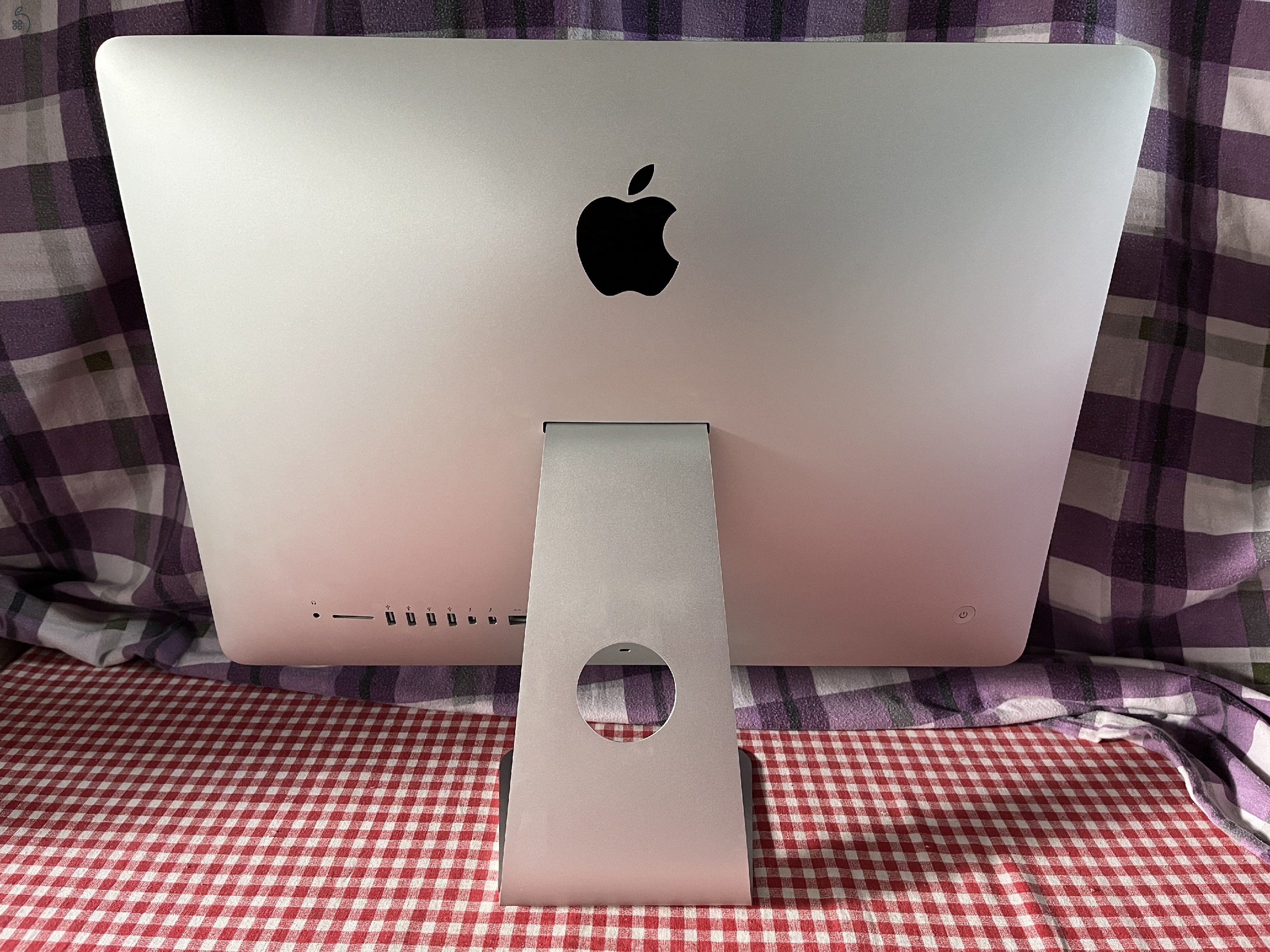 2015 -ös APPLE iMac 21,5