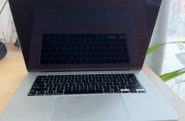 MacBook Air Silver 15” 2025 M4 16 GB RAM 256 GB SSD