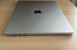MacBook Air Silver 15” 2025 M4 16 GB RAM 256 GB SSD