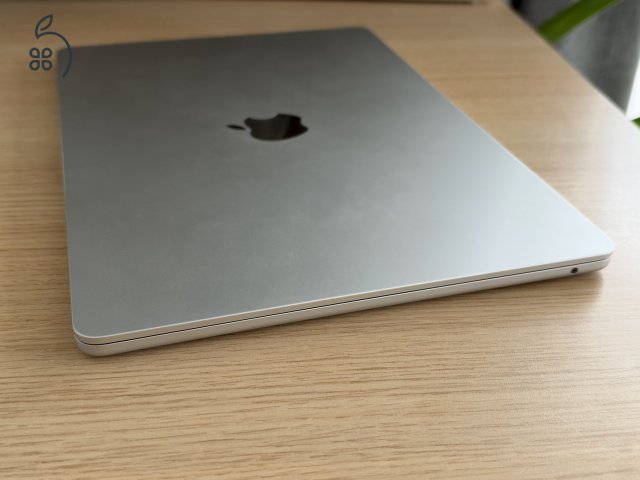 MacBook Air Silver 15” 2025 M4 16 GB RAM 256 GB SSD
