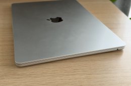 MacBook Air Silver 15” 2025 M4 16 GB RAM 256 GB SSD