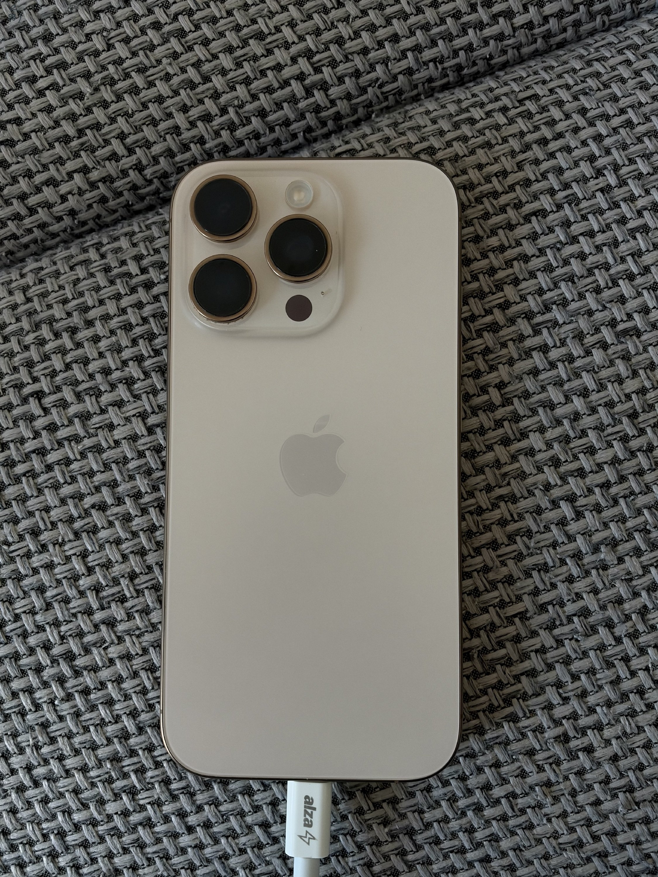 iPhone 16 Pro