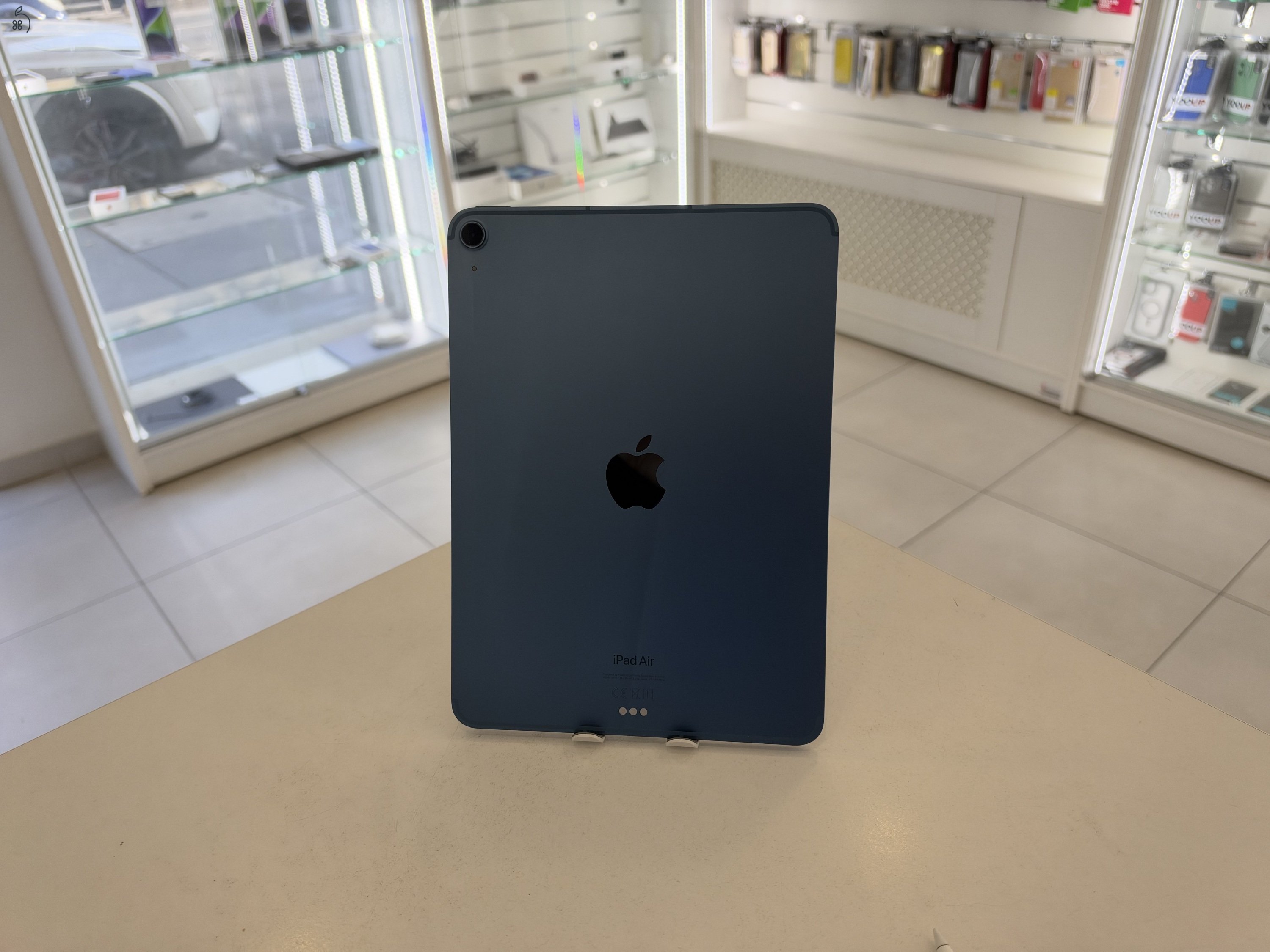 iPad Air M1 64GB Cellular Újszerű/1 hónap gar./Akku 93%/p5075
