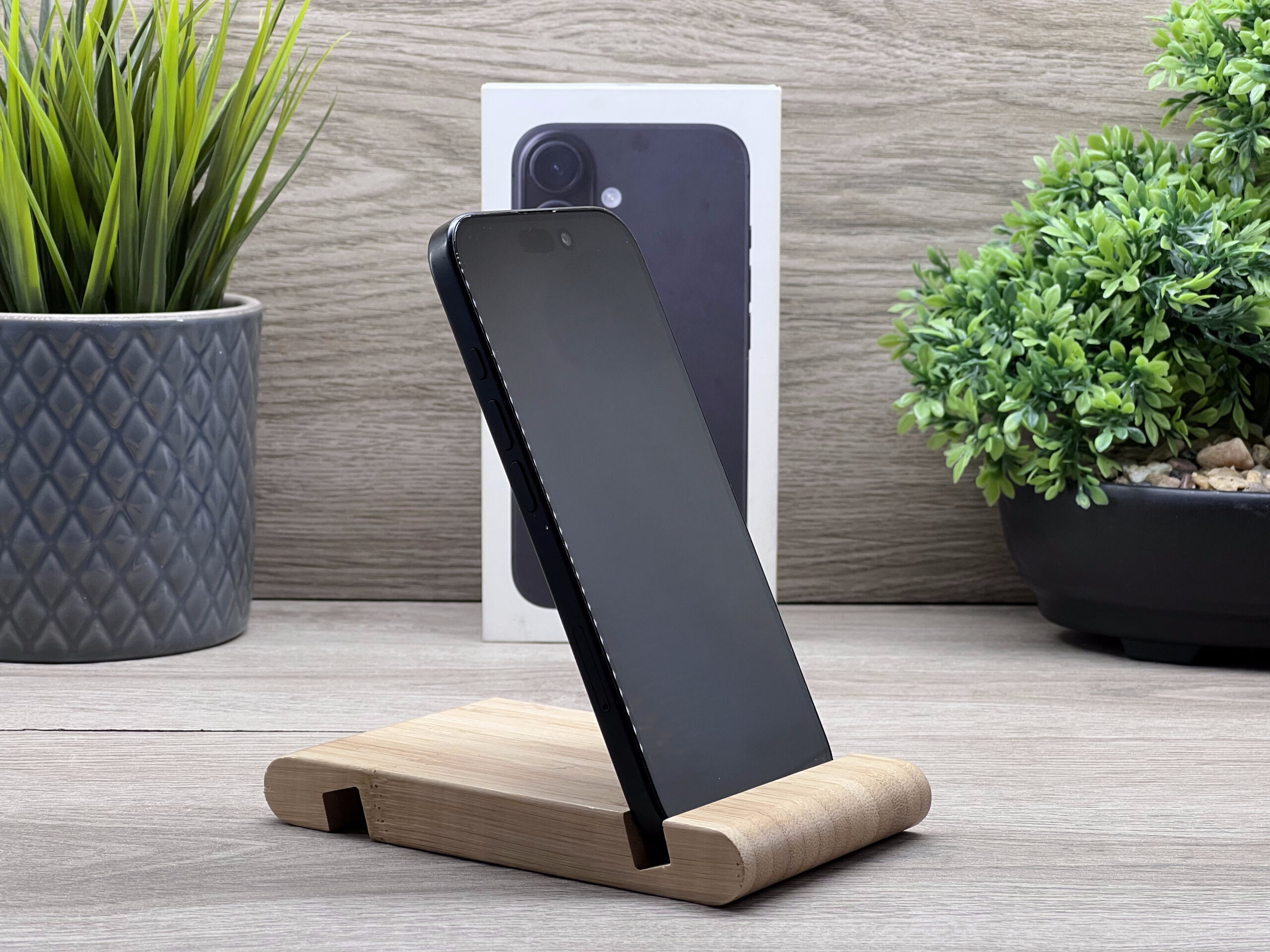 iPhone 16 Black 128GB 2 ÉV Garanciával Számlával