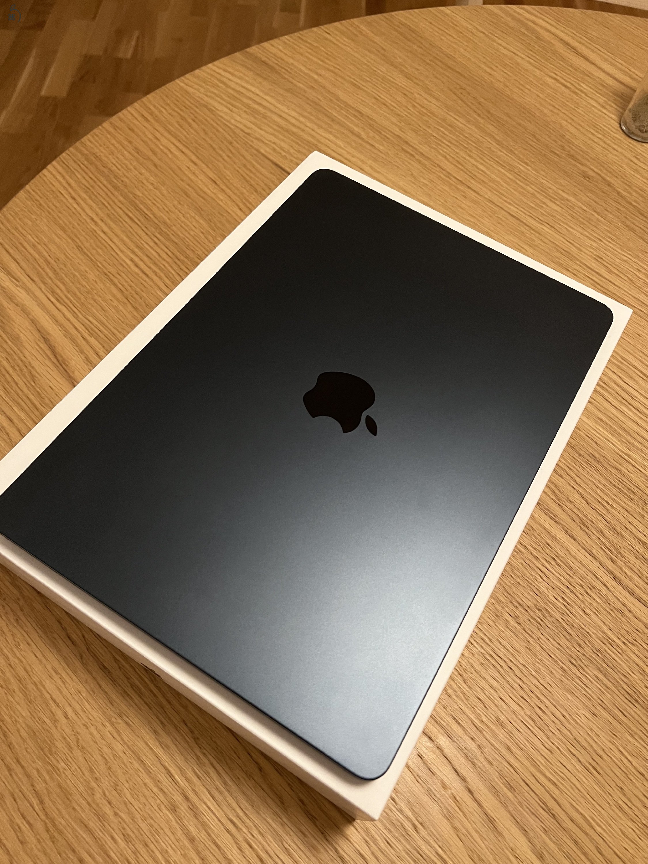 Macbook M2 Air 13.6” 256 GB SSD 8 GB Magyar Bill.