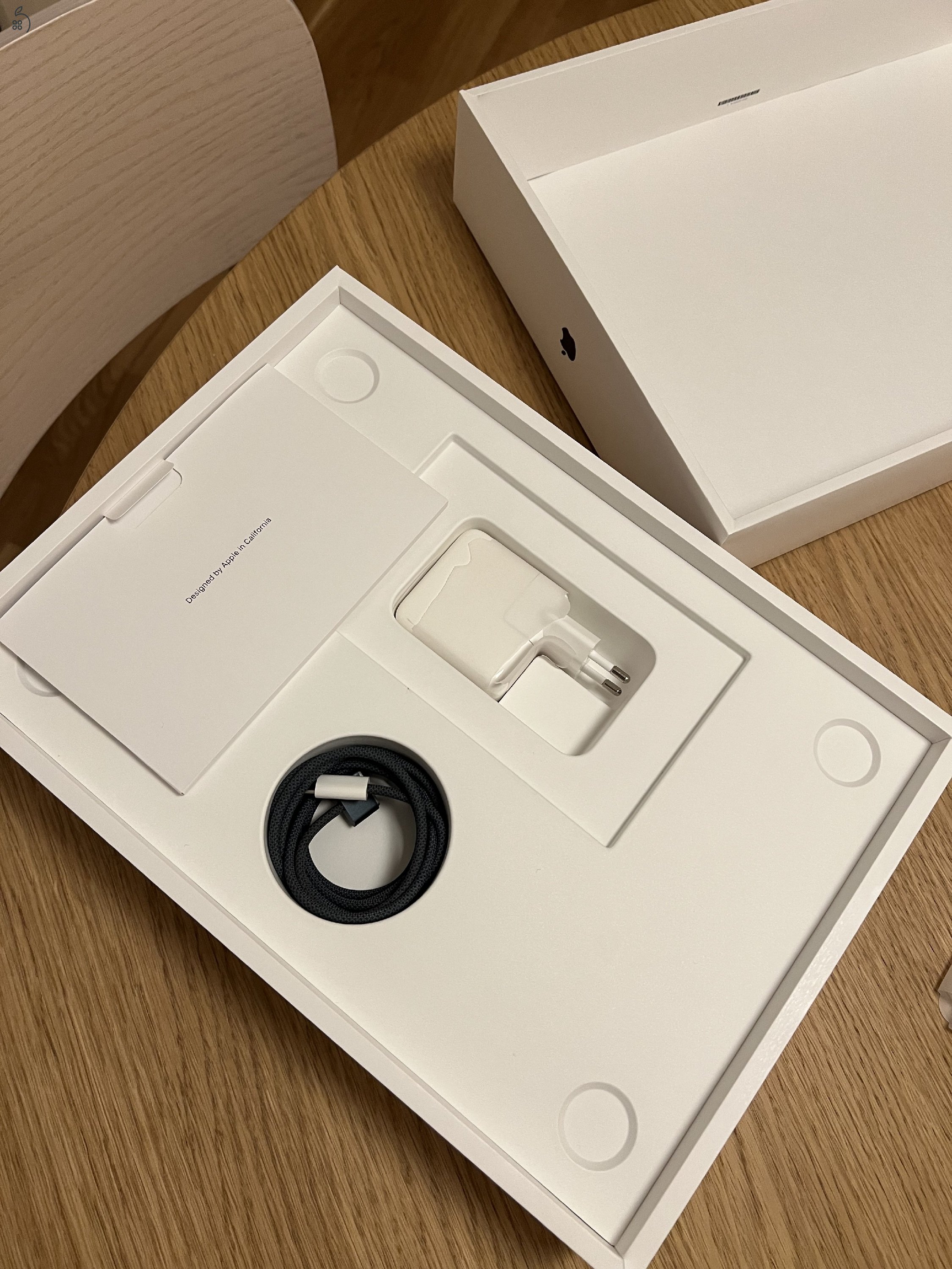 Macbook M2 Air 13.6” 256 GB SSD 8 GB Magyar Bill.
