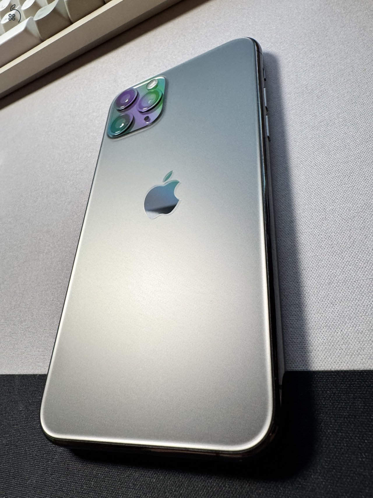 iPhone 11 Pro 64GB + kiegészítők