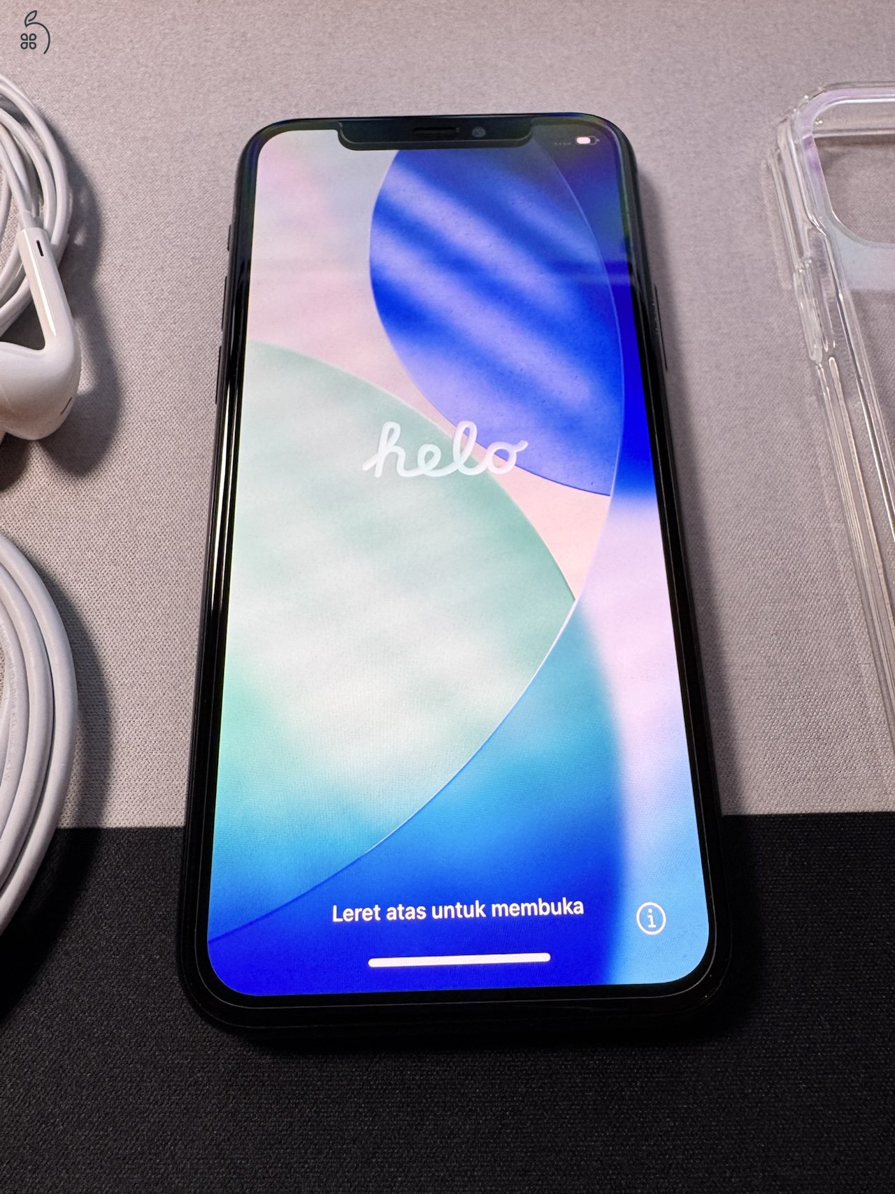 iPhone 11 Pro 64GB + kiegészítők