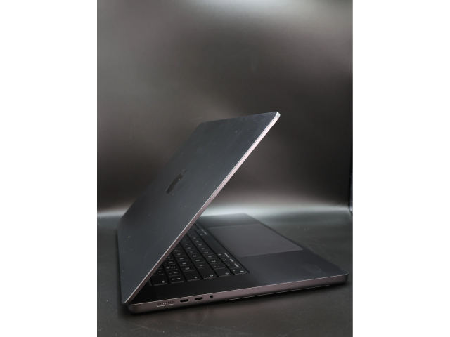 Apple MacBook Pro 16″ 2024 M4 Pro 512 GB Space Gray 100% akku - 12 HÓ GARANCIA